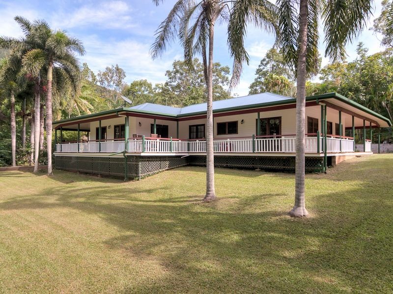4 Nancy Close, Oak Beach QLD 4877
