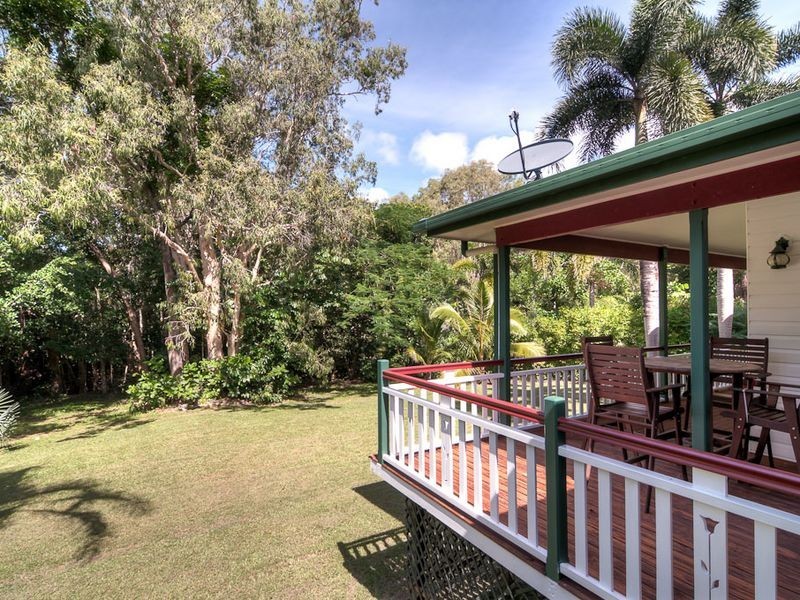 4 Nancy Close, Oak Beach QLD 4877