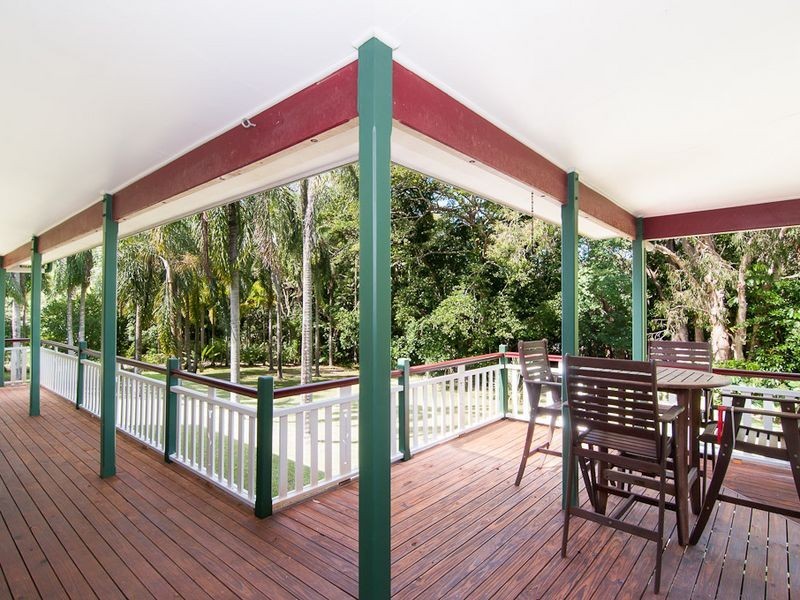 4 Nancy Close, Oak Beach QLD 4877