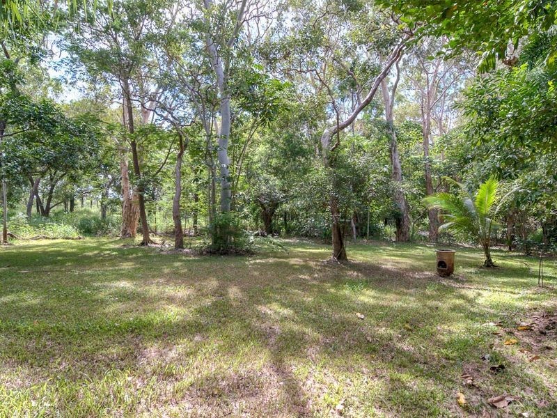 4 Nancy Close, Oak Beach QLD 4877