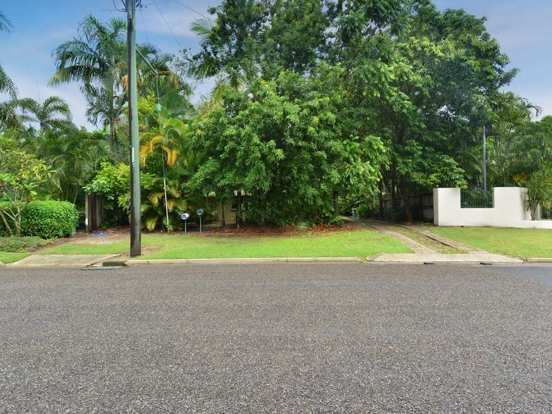 25 Pecten Avenue, Port Douglas QLD 4877