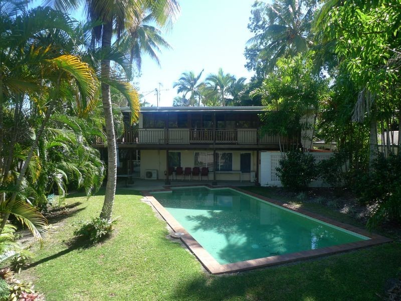 2 Seabrook Avenue, Port Douglas QLD 4877