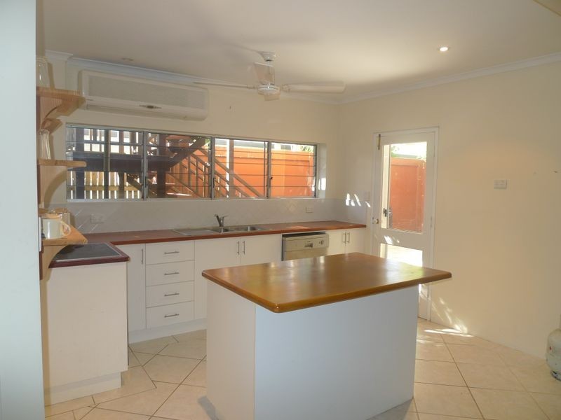 2 Seabrook Avenue, Port Douglas QLD 4877