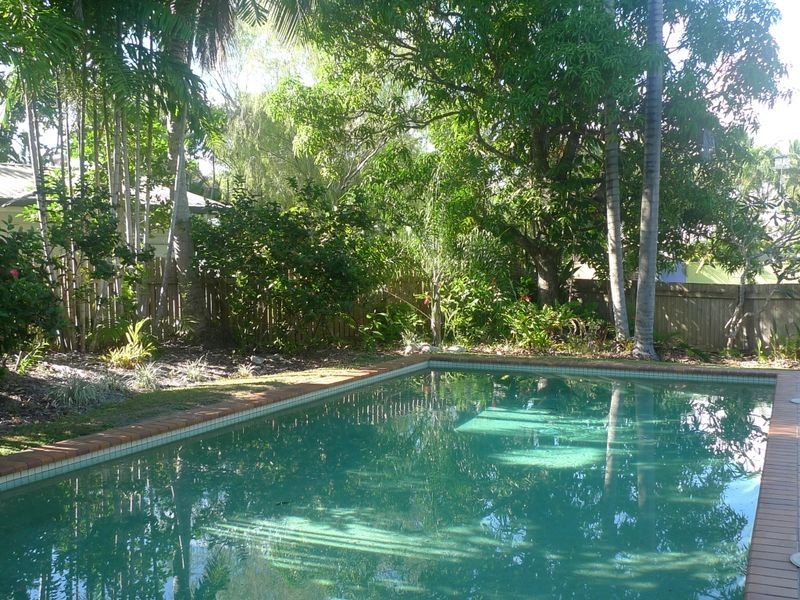 2 Seabrook Avenue, Port Douglas QLD 4877