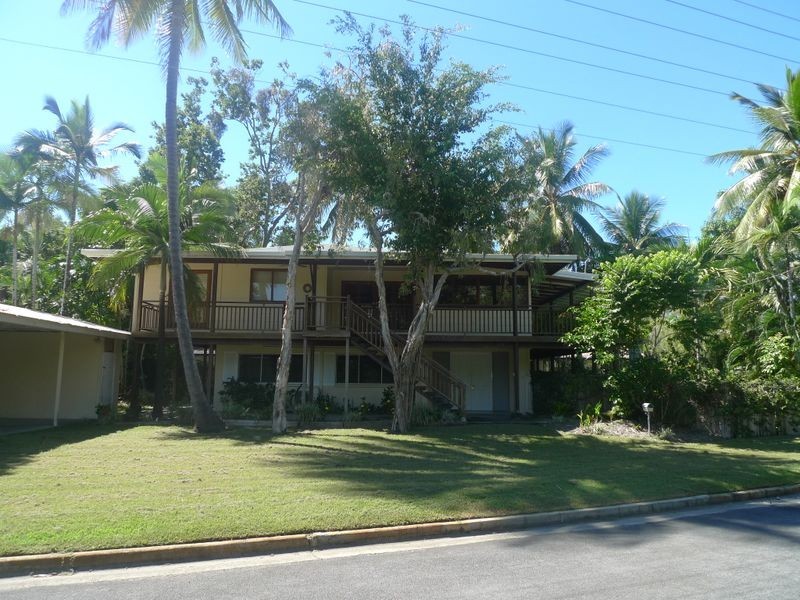 2 Seabrook Avenue, Port Douglas QLD 4877