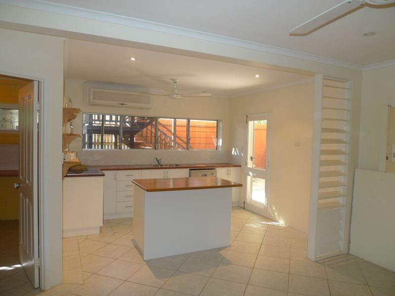 2 Seabrook Avenue, Port Douglas QLD 4877