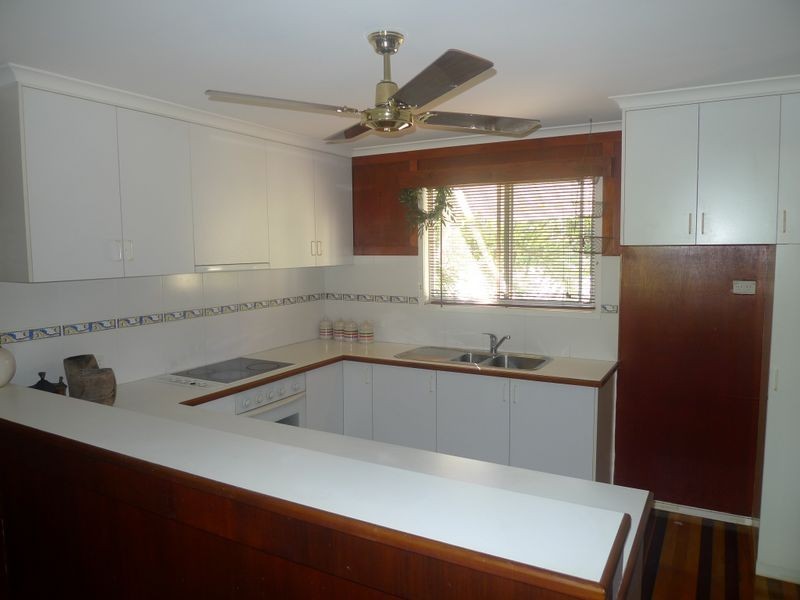 2 Seabrook Avenue, Port Douglas QLD 4877