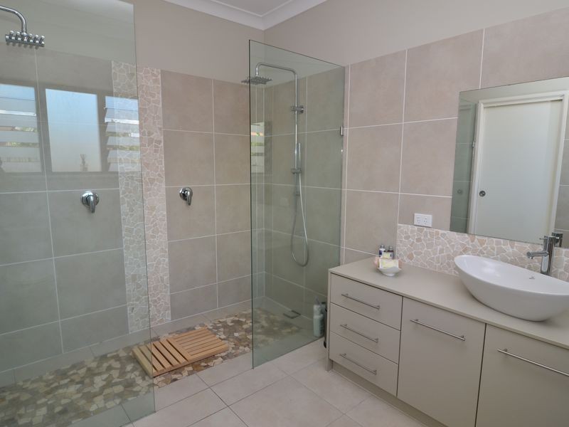 2 SHEARWATER STREET, Port Douglas QLD 4877