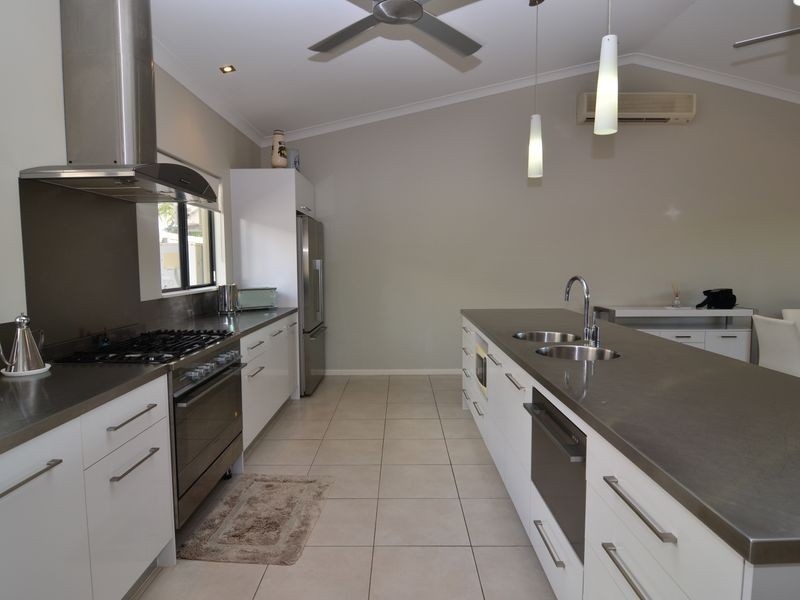 2 SHEARWATER STREET, Port Douglas QLD 4877