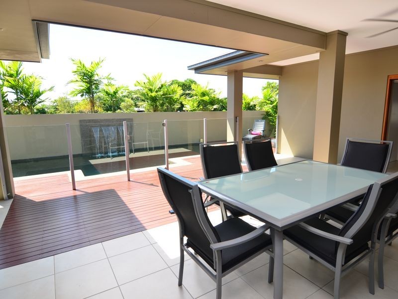 2 SHEARWATER STREET, Port Douglas QLD 4877