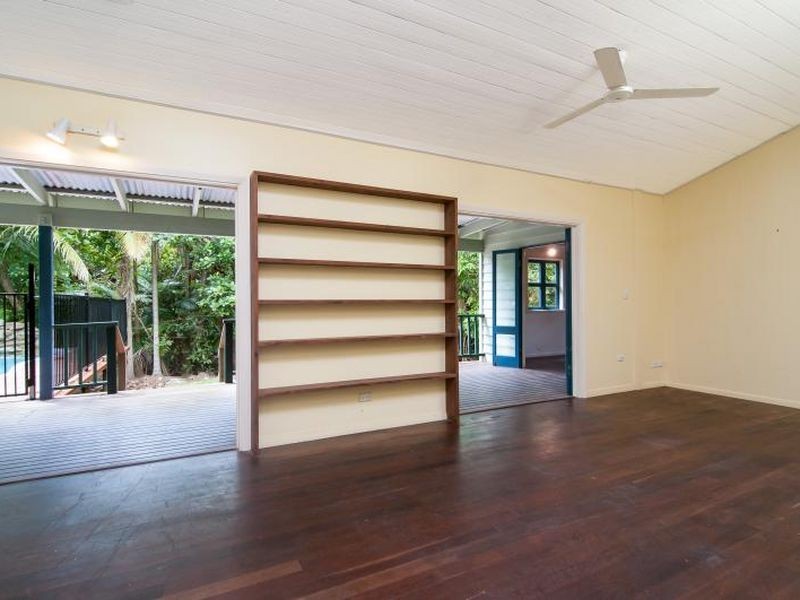 10 Atoll Close, Port Douglas QLD 4877