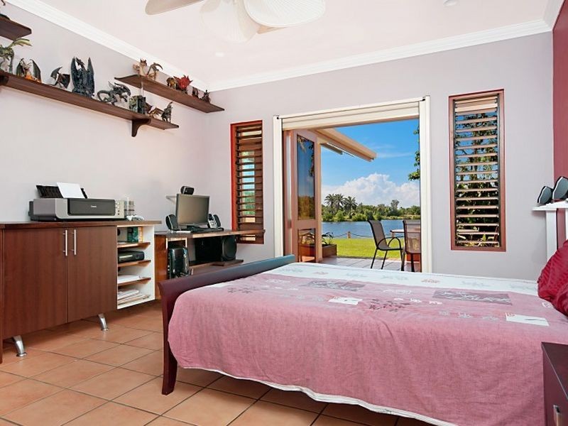 105 St Crispins Avenue, Port Douglas QLD 4877
