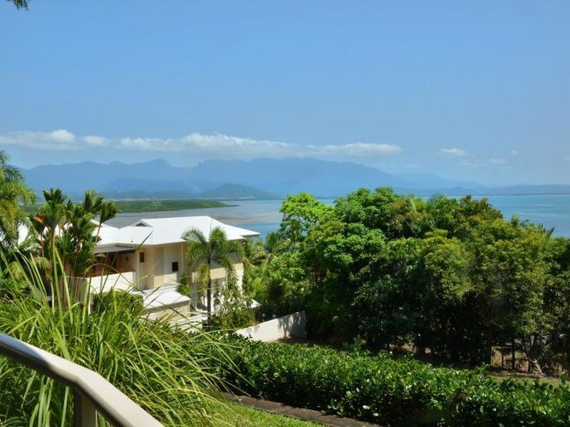 1/4 Island Point Road, Port Douglas QLD 4877