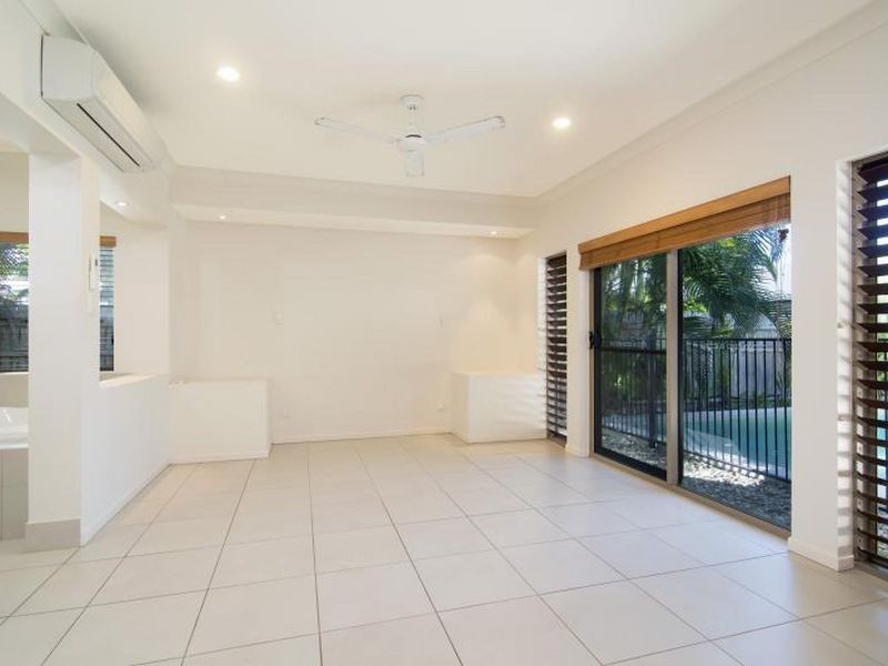 15 Shearwater Street, Port Douglas QLD 4877