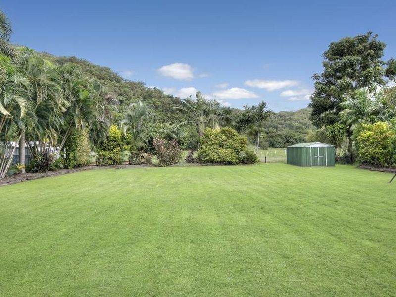 32 Yarun Close, Wonga QLD 4873