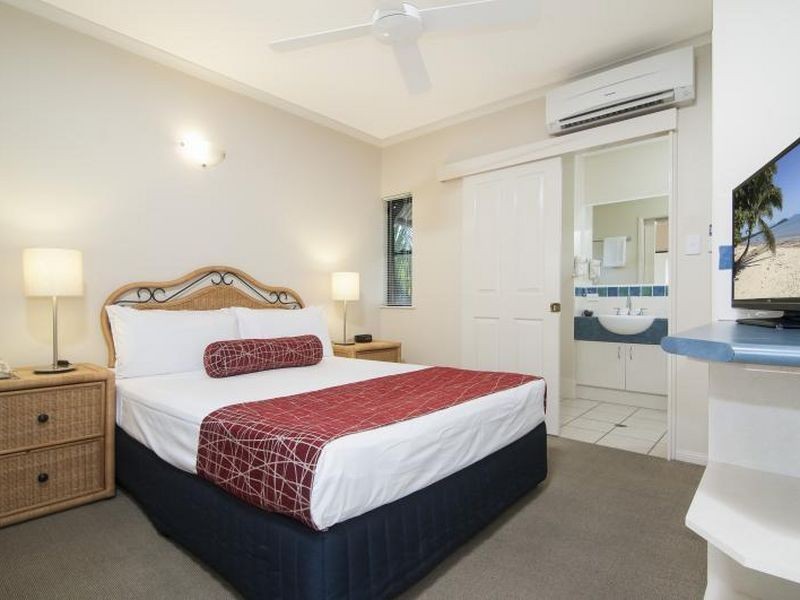32 Bay Villas/51 Davidson Street, Port Douglas QLD 4877