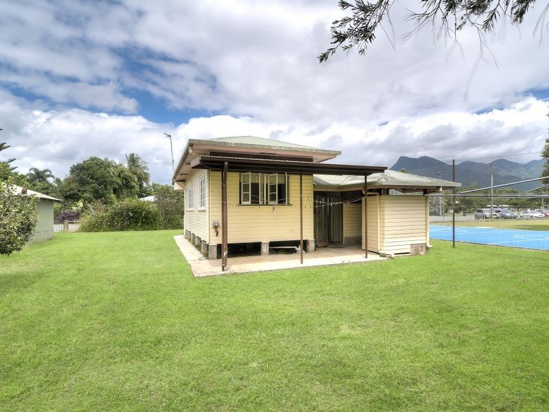13 Jack Street, Mossman QLD 4873