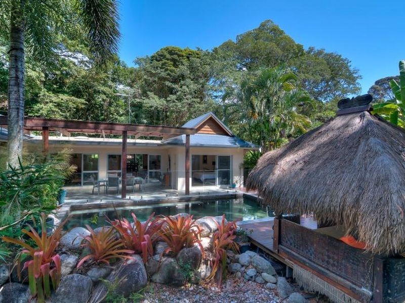 6 Oak Street, Oak Beach QLD 4877
