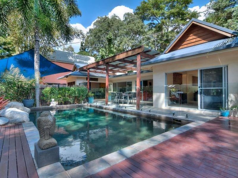 6 Oak Street, Oak Beach QLD 4877
