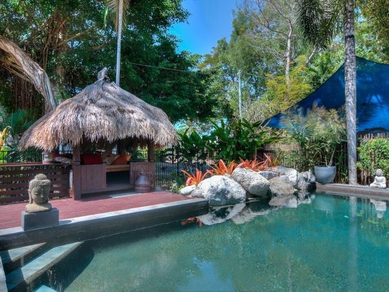 6 Oak Street, Oak Beach QLD 4877