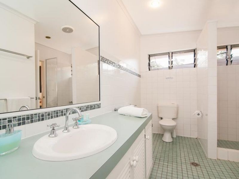 6 Oak Street, Oak Beach QLD 4877