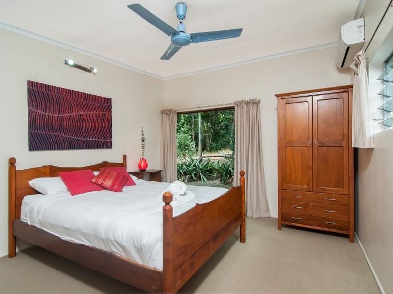6 Oak Street, Oak Beach QLD 4877