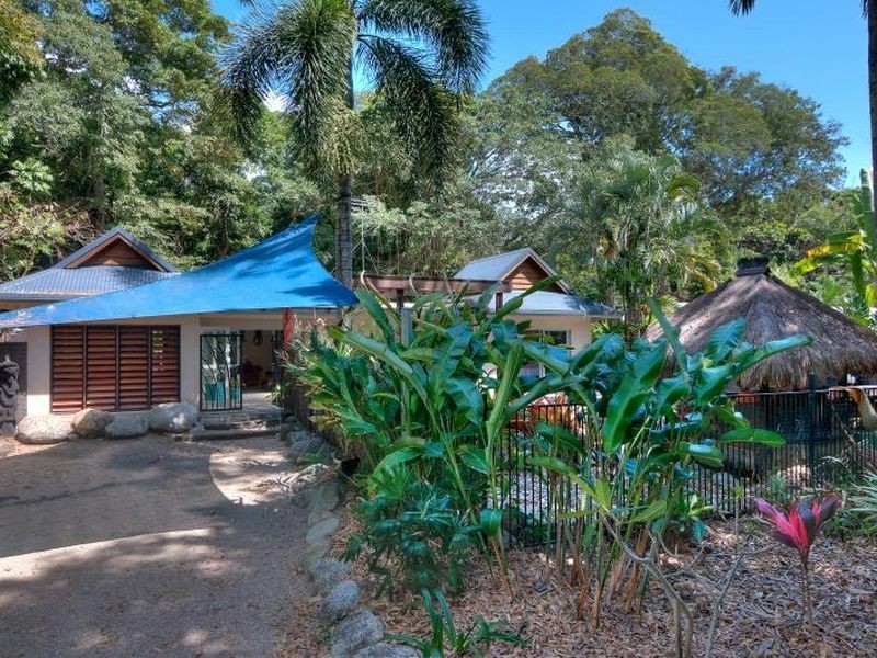6 Oak Street, Oak Beach QLD 4877