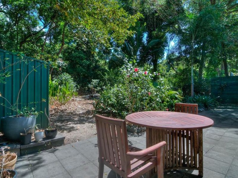 6 Oak Street, Oak Beach QLD 4877
