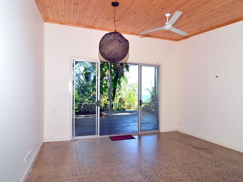 14 Toll Gate Road Oak Beach, Port Douglas QLD 4877