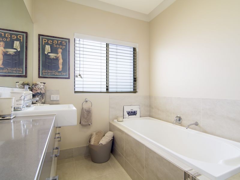 16 Dulku Close, Craiglie QLD 4877