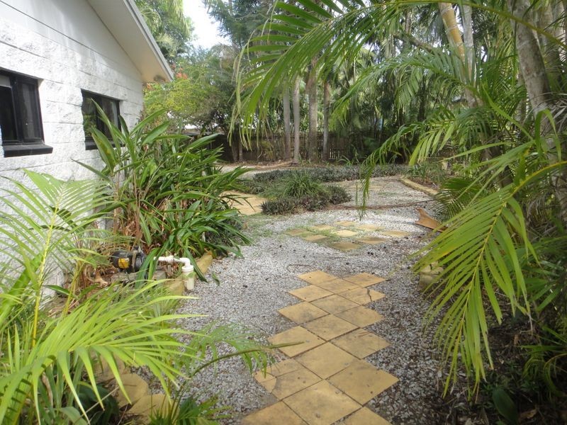 6 Allamanda Street, Cooya Beach QLD 4873