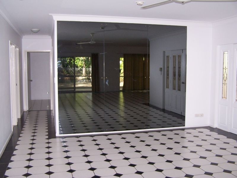 16 Endeavour, Port Douglas QLD 4877