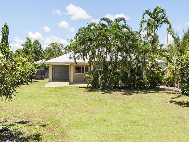 27 Allamanda Street, Cooya Beach QLD 4873