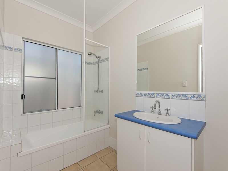 27 Allamanda Street, Cooya Beach QLD 4873
