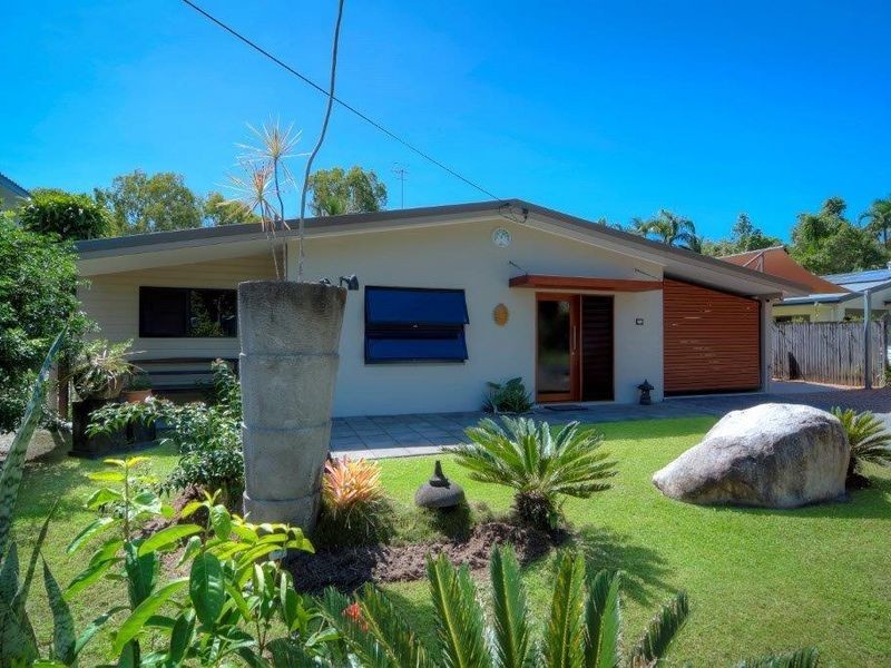 8 Seabrook Avenue, Port Douglas QLD 4877