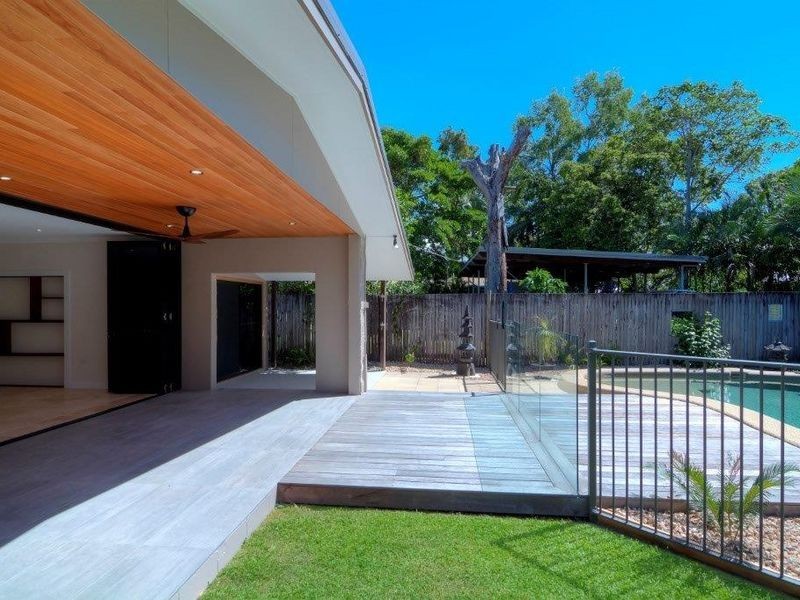 8 Seabrook Avenue, Port Douglas QLD 4877