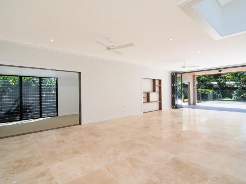 8 Seabrook Avenue, Port Douglas QLD 4877