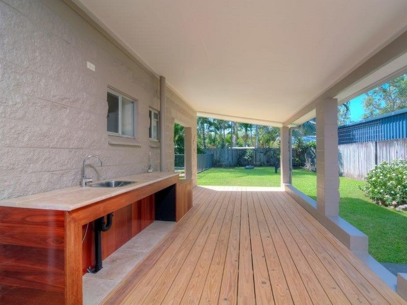 8 Seabrook Avenue, Port Douglas QLD 4877