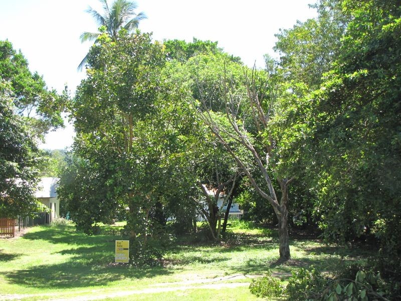 2 Esplanade, Wonga QLD 4873