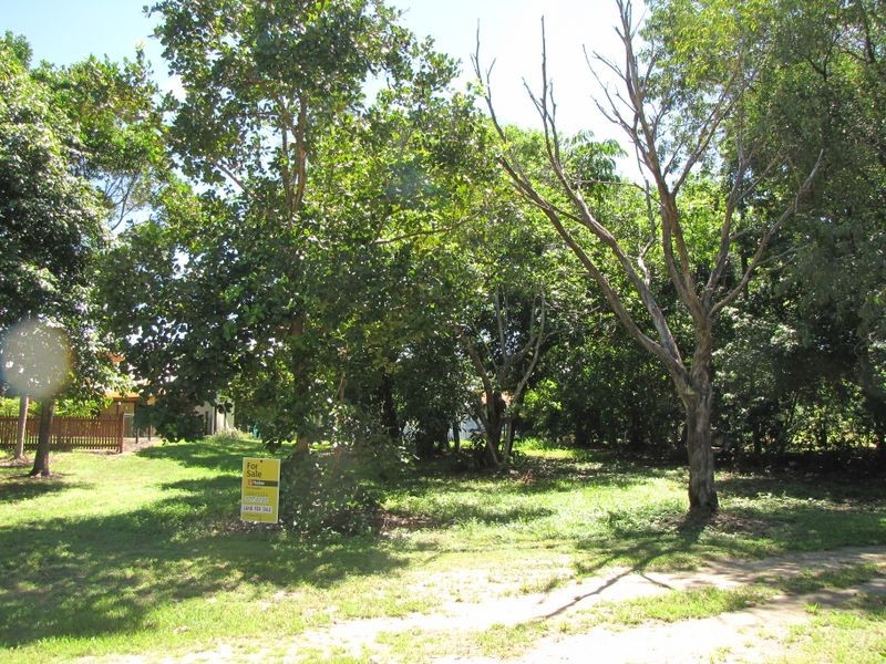 2 Esplanade, Wonga QLD 4873