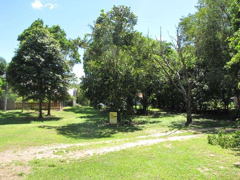 2 Esplanade, Wonga QLD 4873