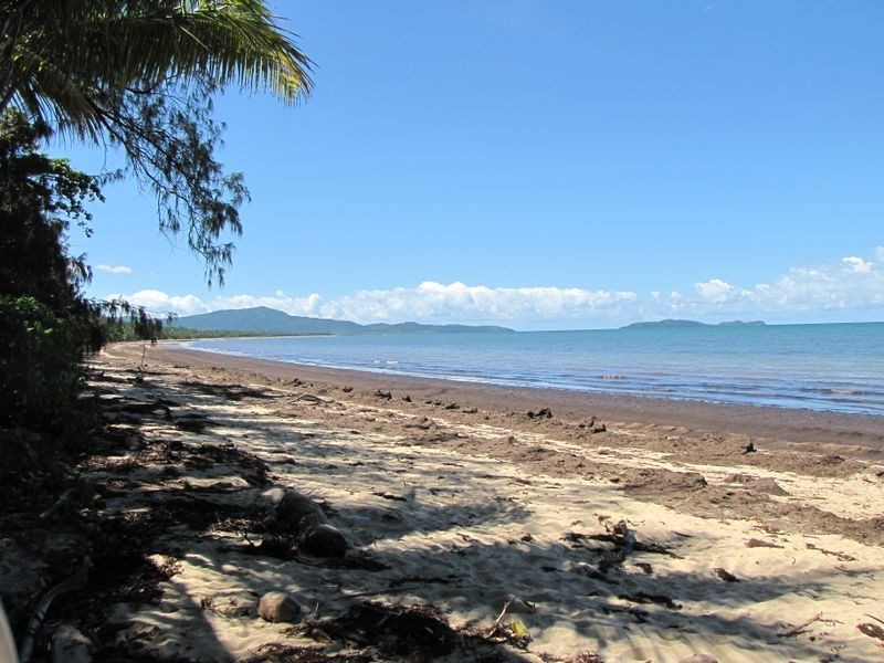 2 Esplanade, Wonga QLD 4873