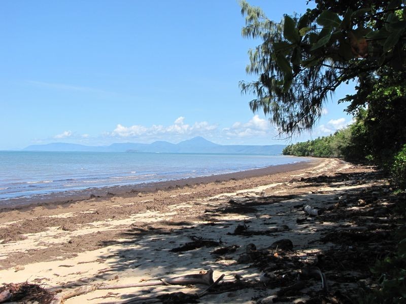 2 Esplanade, Wonga QLD 4873