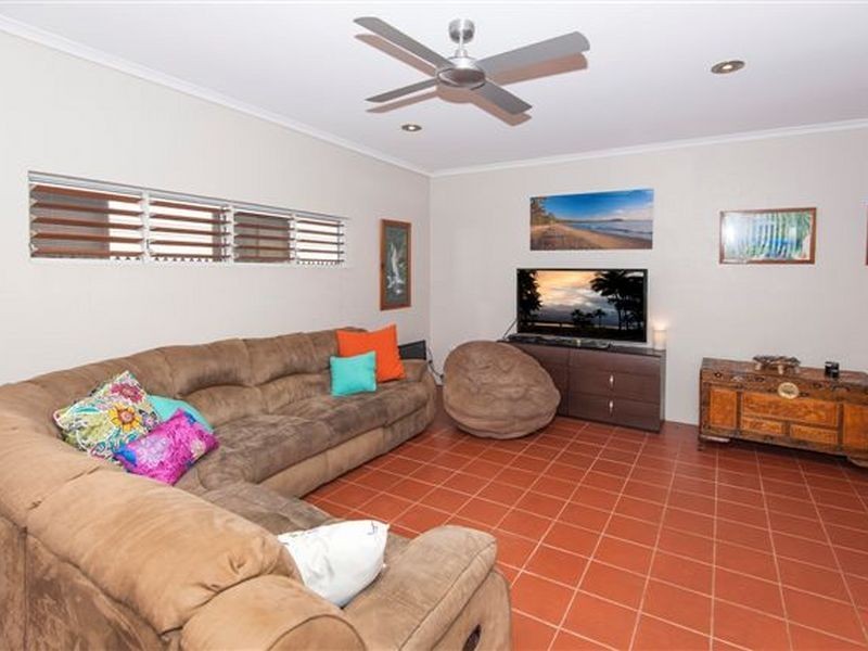 12 Ribbon Avenue, Port Douglas QLD 4877