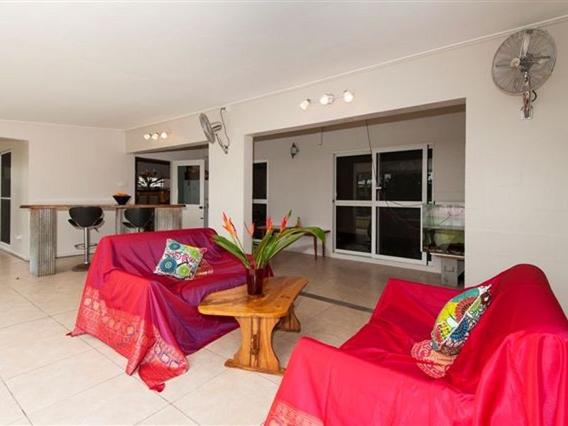 12 Ribbon Avenue, Port Douglas QLD 4877
