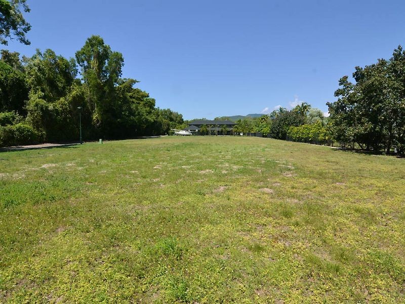 77 Mitre Street, Port Douglas QLD 4877