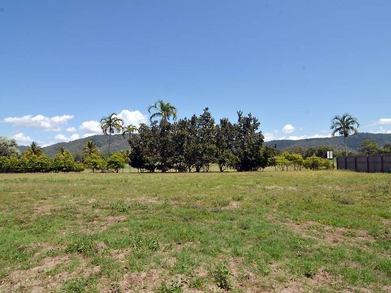 77 Mitre Street, Port Douglas QLD 4877