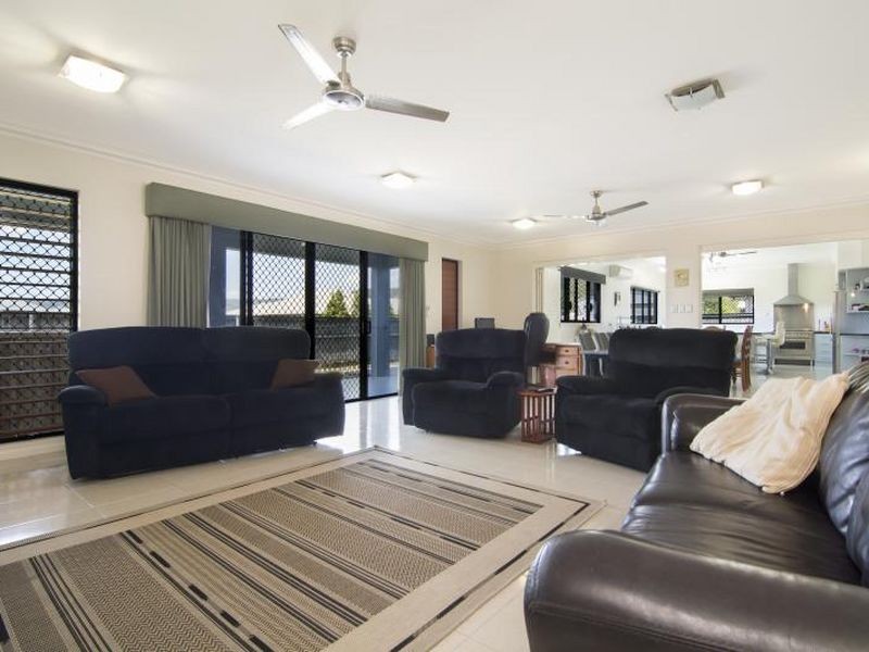 30 Johnston Road, Mossman QLD 4873