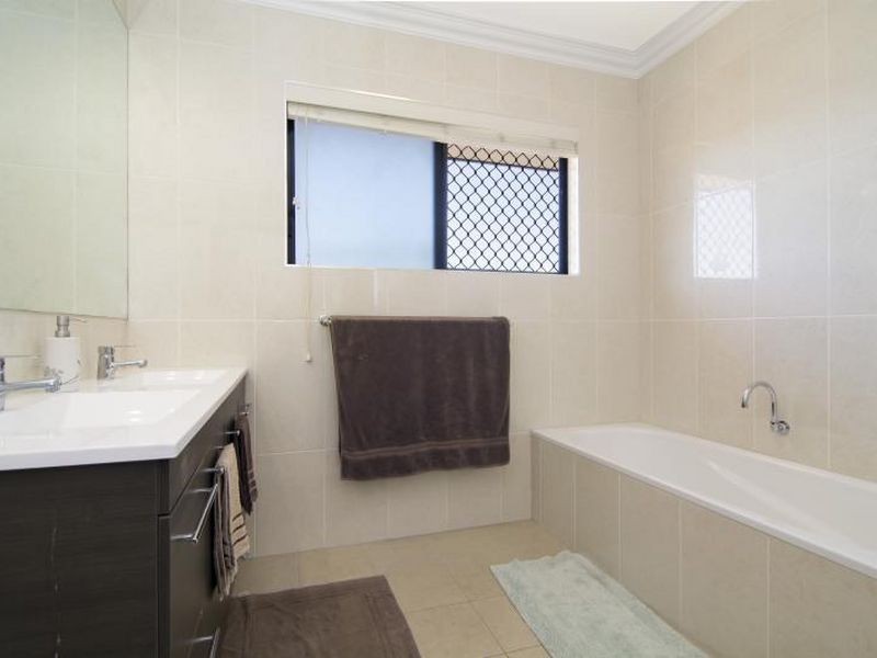 30 Johnston Road, Mossman QLD 4873