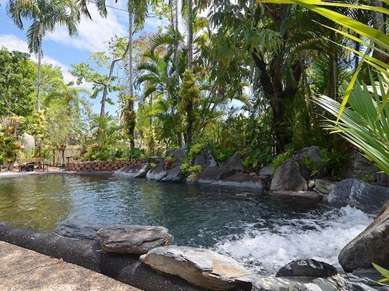 1 Sorrento Crescent, Port Douglas QLD 4877